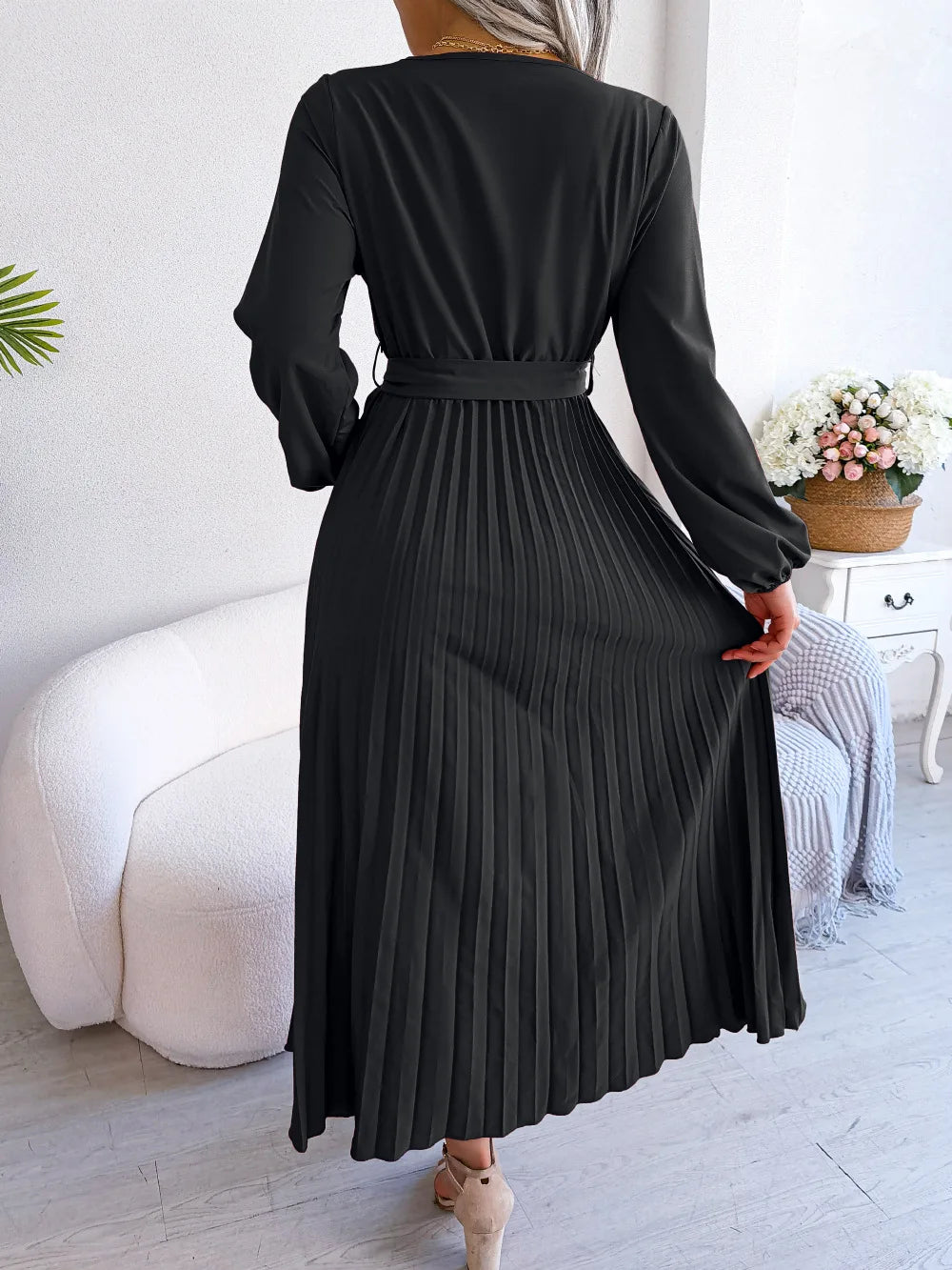 Women Elegant V Neck Long Sleeve Pleated Maxi Dress.